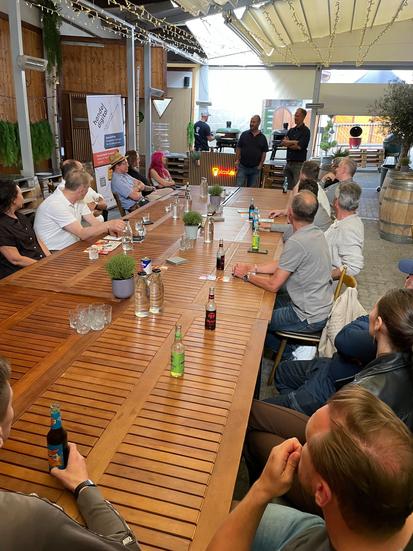 Entspannte Atmosphäre beim Community-Treffen